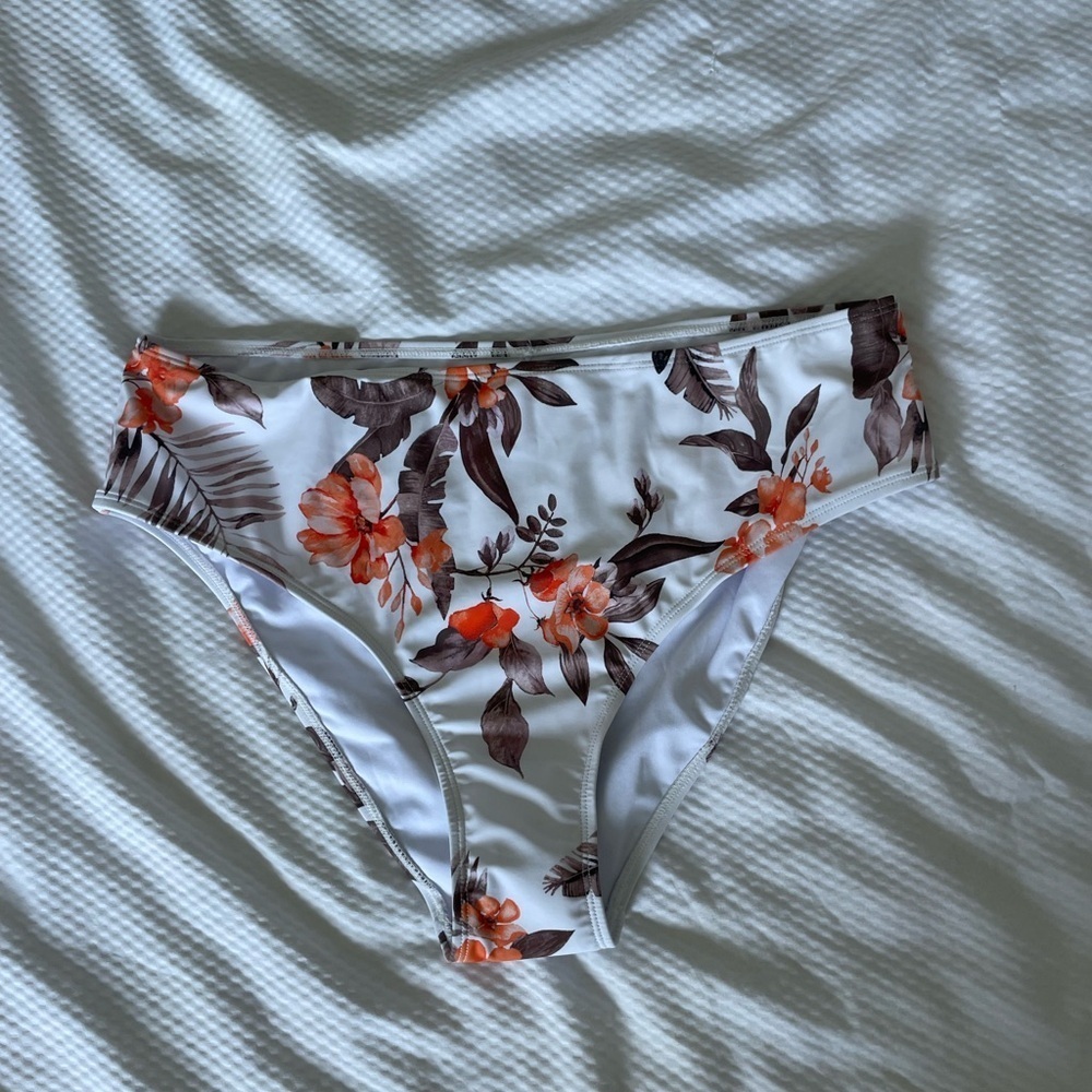 Cupshe Floral White Bikini Bottoms With Tag